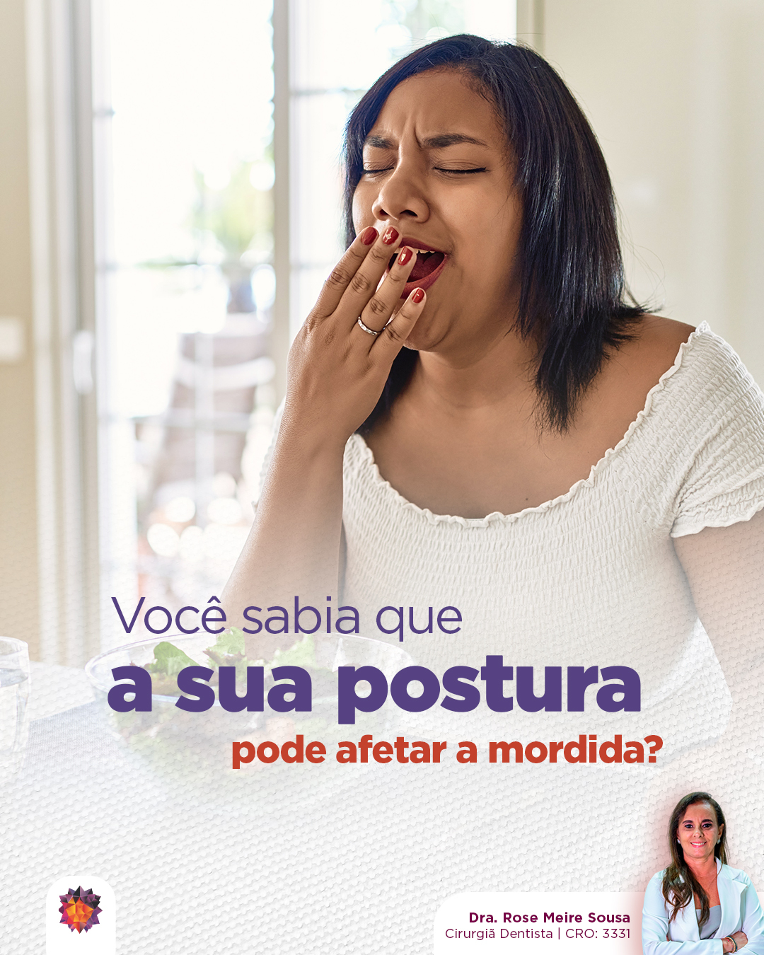 Cabeça projetada para frente, ombros tensionados, longos períodos sentado. A postura do dia a dia impacta diretamente a posição da mandíbula!Quando há desequilíbrio postural, a musculatura precisa compensar, mas essas compensações podem gerar sobrecarga na articulação, dor, estalos e alterações na mordida.A boca não funciona isoladamente, ela responde ao corpo como um todo. Se você sente dor na mandíbula, tensão cervical ou percebe desgaste dental, é importante investigar.Agende sua consulta!Dra. Rose Meire Sousa
Cirurgiã Dentista | CRO: 3331#odontologia #medicinaintegrativa #cirurgiãdentista #dentista #dentes #saúdebucal #saúde #ozonioterapia #inteligênciaemocional #saúdemental #mastigação